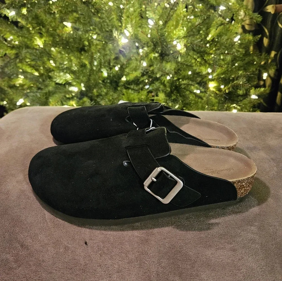 Universal Thread all black suede women's Clogs - Picture 2 of 8